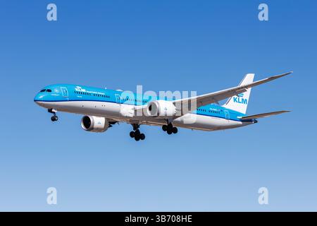 Las Vegas, Stati Uniti - 15 ottobre 2024: Aereo Boeing 787-10 Dreamliner della KLM Royal Dutch Airlines presso l'aeroporto di Las Vegas negli Stati Uniti. Foto Stock