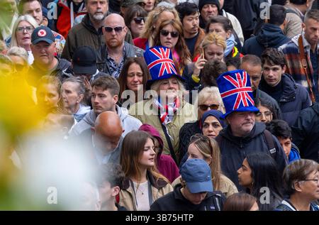 Londra, Regno Unito. 5 maggio 2025. Evento commemorativo ve a Whitehall e The Mall. Questo è l'inizio di 4 giorni di eventi che durano fino a giovedì 8 maggio. Includono una processione militare e un flypast, una mostra di papaveri alla Torre di Londra e un concerto alla Horseguards Parade. Crediti: Karl Black/Alamy Live News Foto Stock