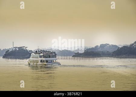 Immagine della barca da diporto Matsushimas. Luogo di tiro: Miyagi-gun, Prefettura di Miyagi Foto Stock