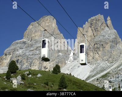 Funivia sul Sassolungo Foto Stock
