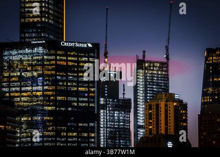 Gruppo di edifici leggermente luminoso. Luogo delle riprese: Australia, Sydney Foto Stock