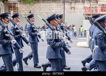 5 maggio 2025, Londra, Regno Unito. Commemorazione del ve Day. Una parata di personale militare britannico e internazionale si svolge nel centro di Londra in occasione del 80° anniversario della fine della seconda guerra mondiale in Europa. Foto Stock