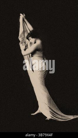 Ritratto di Colette (1873-1954). Museo: COLLEZIONE PRIVATA. Autore: Léopold-Émile Reutlinger. Foto Stock