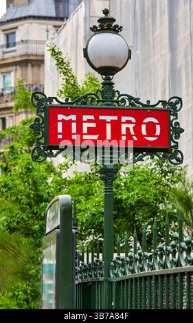 Metro, stazione, Boulevard Saint Germain, Parigi, Francia Foto Stock