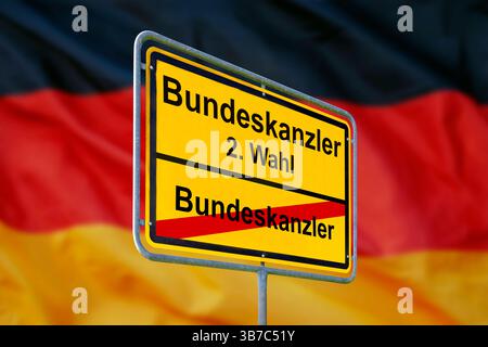 Wahl zum Bundeskanzler der BRD Ein Wegweiser zeigt doppeldeutig zur Wahl des Bundeskanzlers als 2. Wahl - FOTOMONTAGE *** elezione del Chan federale Foto Stock