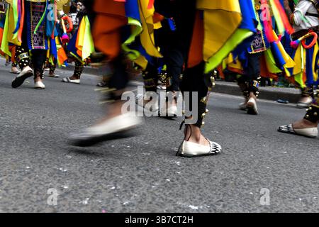6 gennaio 2024, pasto, Narino, Colombia: Gli artisti si esibiscono su carri culturalmente significativi durante il Carnaval de Negros y Blancos 'Carnevale dei neri e dei bianchi' durante la parata di carri allegorici 'Desfile Magno' a pasto, Colombia, 6 gennaio 2024. (Immagine di credito: © Camilo Erasso/LongVisual via ZUMA Press Wire) Foto Stock