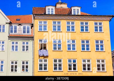 Casa colorata della parte vecchia di Copenhagen, Danimarca Foto Stock