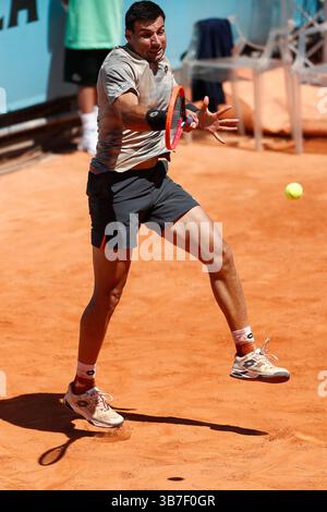 22 aprile 2024, Madrid, Madrid, SPAGNA: Bernabe Zatapa di Spagna in azione contro Ugo Carabelli dell'Argentina durante il mutua Madrid Open 2024, ATP Masters 1000 e WTA 1000, torneo celebrato a Caja Magica il 22 aprile 2024 a Madrid, Spagna. (Immagine di credito: © Irina R. Hipolito/AFP7 via ZUMA Press Wire) Foto Stock
