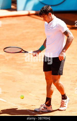 22 aprile 2024, Madrid, Madrid, SPAGNA: Ugo Carabelli dell'Argentina in azione contro Bernabe Zatapa della Spagna durante il mutua Madrid Open 2024, ATP Masters 1000 e WTA 1000, torneo celebrato a Caja Magica il 22 aprile 2024 a Madrid, Spagna. (Immagine di credito: © Irina R. Hipolito/AFP7 via ZUMA Press Wire) Foto Stock