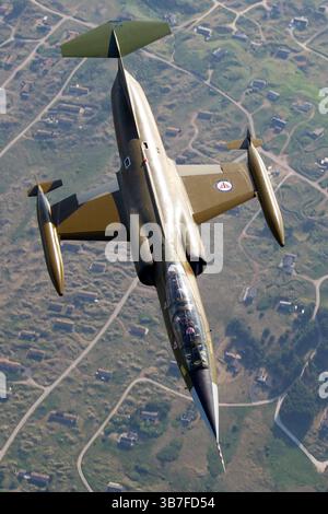 Il Canadair CF-104D Starfighter, utilizzato dalla Norwegian Air Force, è una variante del Lockheed F-104 Starfighter, progettato principalmente per le missioni di intercettazione e ricognizione ad alta velocità durante la Guerra fredda. Foto Stock