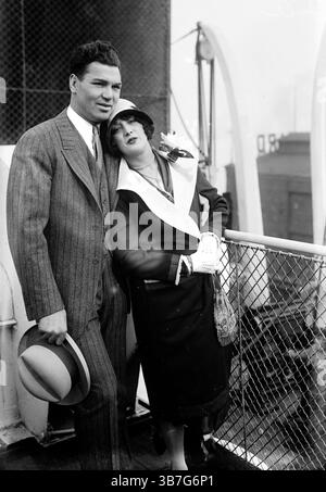 Jack Dempsey e moglie su una nave nel 1924 – foto di Bain News Service Foto Stock