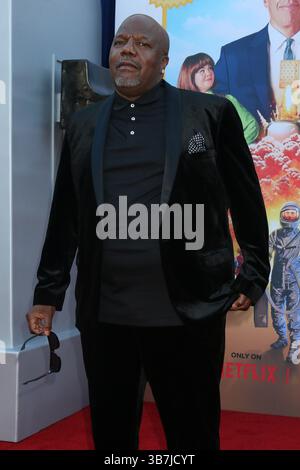 30 aprile 2024, Los Angeles, CA, Stati Uniti: LOS ANGELES - APR 30: Earthquake at the Unfrosted Premiere at the Egyptian Theater il 30 aprile 2024 a Los Angeles, CA (Credit Image: © Kathy Hutchins via ZUMA Press Wire) Foto Stock