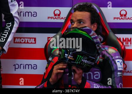 31 maggio 2024, Scarperia, Italia: L'Italia Franco Morbidelli e prima Pramac Racing visti durante la GP7 MotoGP Gran Premio d'Italia Brembo - prove libere Pit Lane sul circuito del Mugello a Scarperia. (Immagine di credito: © Fabrizio Carabelli/SOPA Images via ZUMA Press Wire) Foto Stock