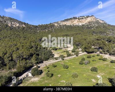 Seminazione sotto i santuari di Gracia e Sant Honorat, Puig de cura, Algaida-Llucmajor, Maiorca, Isole Baleari, Spagna, Europa Foto Stock