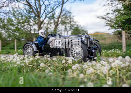 Auto d'epoca open top che gareggiano nei V.S.C.C. Curborough Speed Trials, Curborough Sprint Course, Lichfield, Inghilterra, Regno Unito. Foto Stock