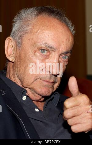 23 marzo 2014 Palm Springs, California, USA: L'attore tedesco americano UDO KIER ha partecipato e commentato la prima mondiale di "Gestalt", una raccolta di home Movie della Germania nazista e di Adolf Hitler girati da Eva Braun. Kier stesso ha interpretato Hitler 6 volte nei film. Durante il 13° Amdocs American Documentary and Animation Film Festival. L'evento si è svolto presso il Palm Springs Cultural Center. (Immagine di credito: © Dane Andrew/ZUMA Press Wire) Foto Stock