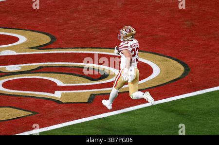 11 febbraio 2024, Las Vegas Nevada, Stati Uniti: Il running back dei San Francisco 49ers Christian McCaffrey (23) segna un touchdown durante la partita di football del Super Bowl 58 LVIII tra i San Francisco 49ers e i Kansas City Chiefs. (Credit Image: © Charles Baus/CSM via ZUMA Press Wire)11 febbraio 2024, Las Vegas Nevada, Stati Uniti: Foto Stock