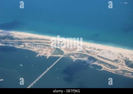 Fire Island, New York, USA; fotografia aerea in avvicinamento all'aeroporto internazionale JFK Foto Stock