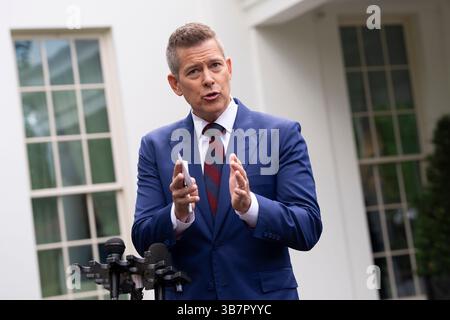 Washington, Vereinigte Staaten. 6 maggio 2025. Sean Duffy, Segretario dei trasporti degli Stati Uniti, parla ai media alla Casa Bianca di Washington, DC, 6 maggio 2025. Crediti: Chris Kleponis/CNP/dpa/Alamy Live News Foto Stock