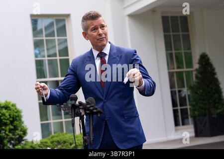 Washington, Vereinigte Staaten. 6 maggio 2025. Sean Duffy, Segretario dei trasporti degli Stati Uniti, parla ai media alla Casa Bianca di Washington, DC, 6 maggio 2025. Crediti: Chris Kleponis/CNP/dpa/Alamy Live News Foto Stock