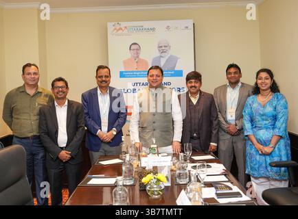 26 ottobre 2023, Chennai, Tamil Nadu, India: Il primo ministro di Uthrakant, dalla parte settentrionale dell'India, Pushkar Singh Dhami e il suo team di funzionari governativi hanno condotto un Global Investors Meeting a Chennai Taj Coromandal Hotel, per guidare gli investimenti nel suo stato di Uttrakant. Molti investitori / industriali hanno partecipato e molti Memorandumâ€™ di comprensione hanno avuto luogo sul pavimento. (Immagine di credito: © Seshadri Sukumar/ZUMA Press Wire) Foto Stock