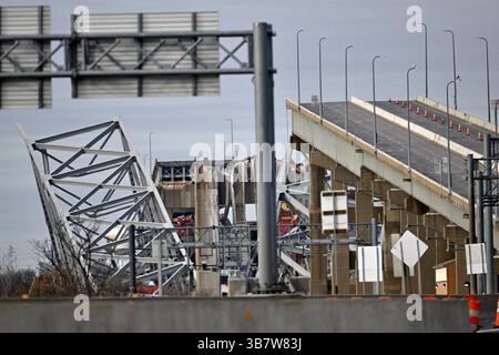 26 marzo 2024, Baltimora, Maryland, USA: Il Francis Scott Key Bridge di Baltimora crollò presto dopo che un vascello portacontainer colpì una colonna di supporto. (Immagine di credito: © Jerry Jackson/The Baltimore Sun tramite ZUMA Press Wire) Foto Stock