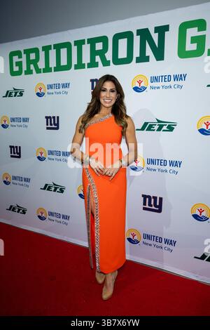 NY. 6 maggio 2025. Tina Cervasio agli arrivi per il 32° Gridiron Gala annuale, United Way of New York City, New York, NY, 6 maggio 2025. Crediti: Ryan Billings/Everett Collection/Alamy Live News Foto Stock