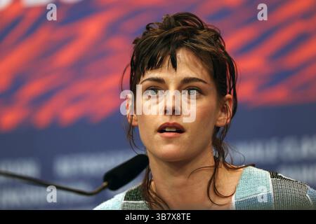 18 febbraio 2024, Berlino, Brandeburgo, Germania: Dal 15 al 25 febbraio 2024 il festival del cinema Berlinale 74 si svolge a Berlino, in Germania. Kristen Stewart alla conferenza stampa per il film Love Lies Bleeding (immagine di credito: © Marina Takimoto/ZUMA Press Wire) Foto Stock
