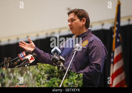 4 marzo 2024, Plant City: Florida Gov. Ron DeSantis parla durante il 2024 Strawberry Festival Parade Day Luncheon presso Hillsborough Community CollegeÃ¢â‚¬â„¢Plant City Campus il 4 marzo 2024. (Immagine di credito: © Ivy Ceballo/Tampa Bay Times via ZUMA Press Wire) Foto Stock