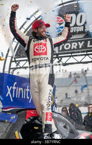 Ryan Truex celebra la sua vittoria per il BetRiver 200 a dover, DE, USA. (Immagine di credito: © Logan T Arce Action Sports Photo/CSM via ZUMA Press Wire) Foto Stock