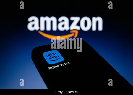 22 settembre 2023, Asuncion, Paraguay: L'icona dell'app prime Video viene visualizzata su uno smartphone con il logo Amazon. ''a partire dall'inizio del 2024, i programmi e i film prime Video includeranno pubblicità limitate''. "Offriremo anche una nuova opzione senza pubblicità per ulteriori $ 2,99 al mese per i membri prime degli Stati Uniti e condivideremo i prezzi per altri paesi in un secondo momento", ha dichiarato l'azienda. (Immagine di credito: © Andre M. Chang/ZUMA Press Wire) Foto Stock