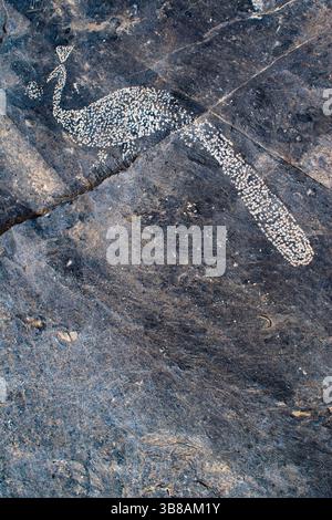 Penisola di Musandam, Oman: Petroglifi riislamici sulle montagne di Jebel al Harim, antiche incisioni rupestri nel paesaggio aspro dei primi abitanti Foto Stock