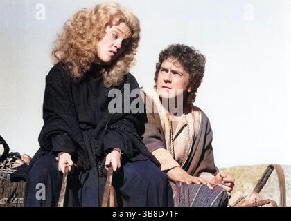 14 novembre 2022, Stati Uniti: Madeline Kahn, Dudley Moore, sul set del film, ''Wholly Moses'', Columbia Pictures, 1979 (Credit Image: © JT Vintage via ZUMA Press Wire) Foto Stock