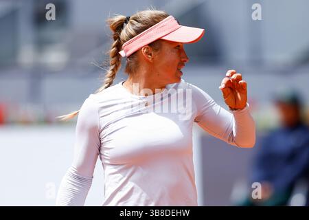 1 maggio 2024, Madrid, Madrid, SPAGNA: Yulia Putintseva del Kazakistan gesti contro Elena Rybakina del Kazakistan durante i Masters 1000 e WTA 1000, torneo celebrato a Caja Magica il 1 maggio 2024 a Madrid, Spagna. (Immagine di credito: © Irina R. Hipolito/AFP7 via ZUMA Press Wire) Foto Stock