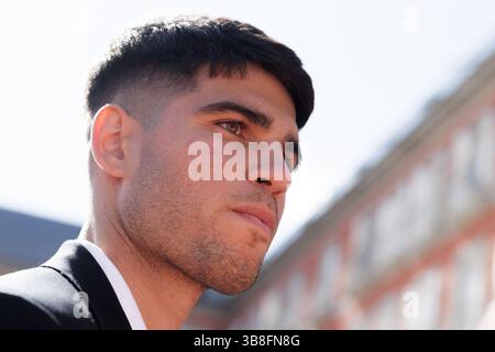 22 aprile 2024, Madrid, Madrid, SPAGNA: Carlos Alcaraz viene visto durante la presentazione del mutua Madrid Open 2024 a Plaza Mayor il 22 aprile 2024, a Madrid, Spagna. (Immagine di credito: © Guillermo Martinez/AFP7 via ZUMA Press Wire) Foto Stock