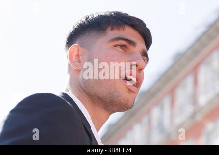 22 aprile 2024, Madrid, Madrid, SPAGNA: Carlos Alcaraz viene visto durante la presentazione del mutua Madrid Open 2024 a Plaza Mayor il 22 aprile 2024, a Madrid, Spagna. (Immagine di credito: © Guillermo Martinez/AFP7 via ZUMA Press Wire) Foto Stock