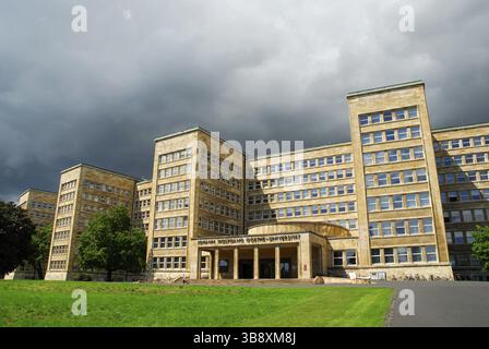 Goethe University in stile neoclassico, campus Westend, ex edificio IG Farben dell'architetto Hans Poelzig, Francoforte sul meno, Assia, Germania, E. Foto Stock