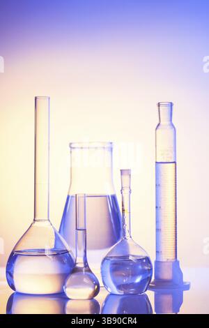 Vetro da laboratorio per la chimica o medicina per la ricerca ancora vita Foto Stock