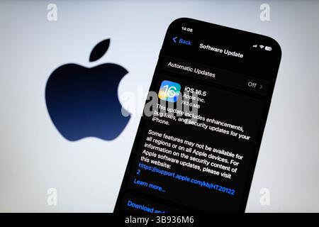 18 maggio 2023, Asuncion, Paraguay: Apple rilascia iOS 16,5 per iPhone. (Immagine di credito: © Andre M. Chang/ZUMA Press Wire) Foto Stock