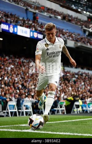 24 maggio 2023, MADRID, MADRID, SPAGNA: Toni Kroos del Real Madrid in azione durante il campionato spagnolo, la Liga Santander, partita di calcio giocata tra il Real Madrid e Rayo Vallecano allo stadio Santiago Bernabeu il 24 maggio 2023 a Madrid, Spagna. (Immagine di credito: © Oscar J. Barroso/AFP7 via ZUMA Press Wire) Foto Stock