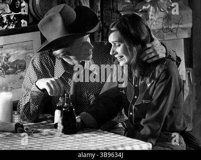 19 aprile 2021: Earl W. Smith, Sally Kellerman, sul set del film, ''Rafferty and the Gold Dust Twins'', Warner Bros., 1975 (Credit Image: © JT Vintage/Glasshouse via ZUMA Press Wire) Foto Stock