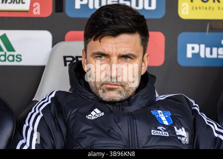 28 aprile 2023, Varsavia, Polonia: Pavol Stano allenatore di Wisla Plock visto durante la partita polacca di PKO Ekstraklasa League tra Legia Warszawa e Wisla Plock al Marshal Jozef Pilsudski Legia Warsaw Municipal Stadium. Punteggio finale; Legia Warszawa 2:0 Wisla Plock. (Immagine di credito: © Mikolaj Barbanell/SOPA Images via ZUMA Press Wire) Foto Stock