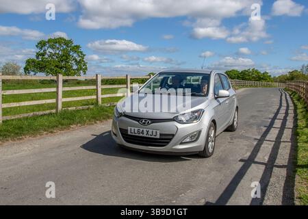 2014 Silver Hyundai I20 Active MPI Hatchback benzina da 1248 cc; le auto giapponesi partecipano a un rally presso Heskin Hall, Chorley, Regno Unito Foto Stock