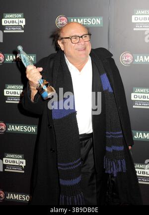 Danny DeVito riceve il Premio volta per la carriera mentre partecipa a una proiezione speciale di "War of the Roses" durante il Dublin International Film Festival al Savoy Cinema in Irlanda - 22 febbraio 2013 Foto Stock