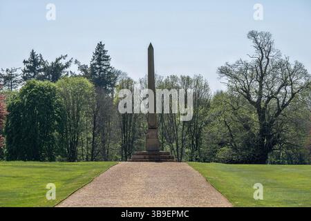 L'obelisco di Philae alto nove metri che originariamente sorgeva all'ingresso del Tempio di Iside sull'isola sacra dell'Egitto di Philae a Kingston Lacy Foto Stock