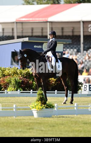 Kate Rocher-Smith della Gran Bretagna con Dassett Select durante il dressage al MARS Badminton Horse Trials il 9 maggio 2025, Badminton, Regno Unito (foto di Maxime David - MXIMD Pictures) Foto Stock