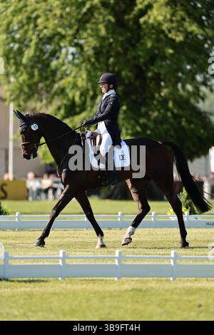 Kate Rocher-Smith della Gran Bretagna con Dassett Select durante il dressage al MARS Badminton Horse Trials il 9 maggio 2025, Badminton, Regno Unito (foto di Maxime David - MXIMD Pictures) Foto Stock