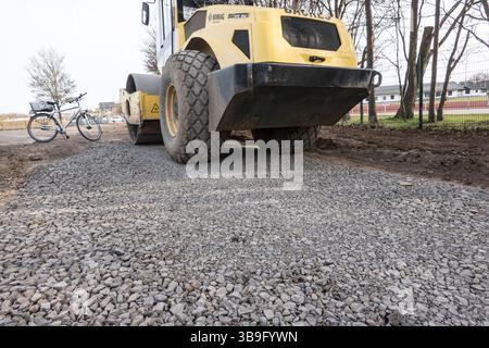 Rinnovo della pista ciclabile di Erft, parzialmente distrutta dal disastro delle inondazioni del 2021, Renania settentrionale-Vestfalia, Germania, Weilerswist Foto Stock