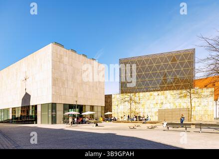 Germania, Baviera, alta Baviera, Monaco di Baviera, Sankt-Jakobs-Platz, museo Ebraico, sinagoga Ohel Jakob, ombra del monastero e chiesa dell'istituto di St. Jak Foto Stock