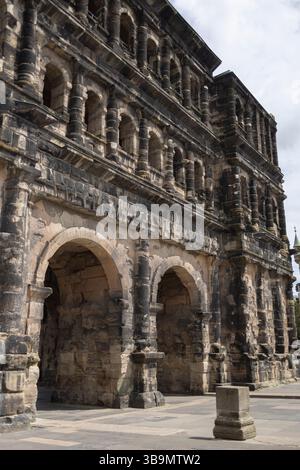 Roma porta Nigra, a Treviri, Germania, 7 maggio 2025. Foto Stock